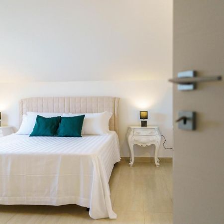 Villa Vittoria - Waterfront House Augusta Kültér fotó