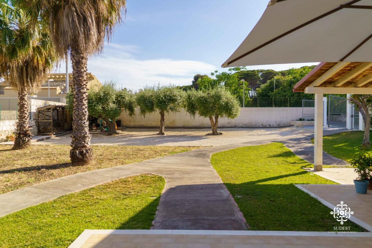 Villa Vittoria - Waterfront House Augusta Kültér fotó