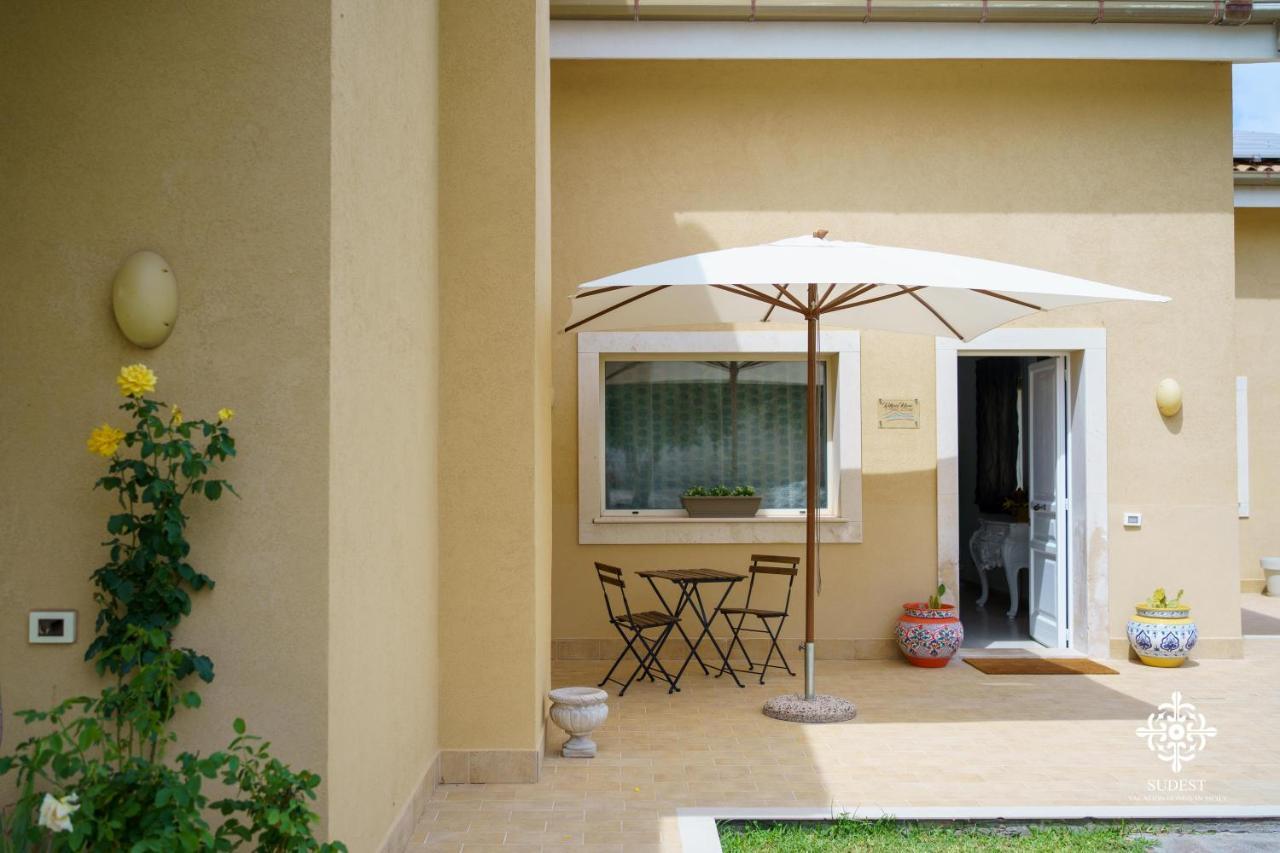 Villa Vittoria - Waterfront House Augusta Kültér fotó